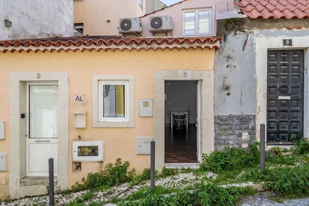 Cozy Ground Floor Studio With Ac And Loft Bedroom Lisboa Dış mekan fotoğraf